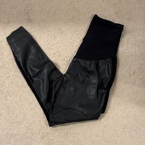 A PEA IN THE POD BLACK PLEATHER LEGGINGS